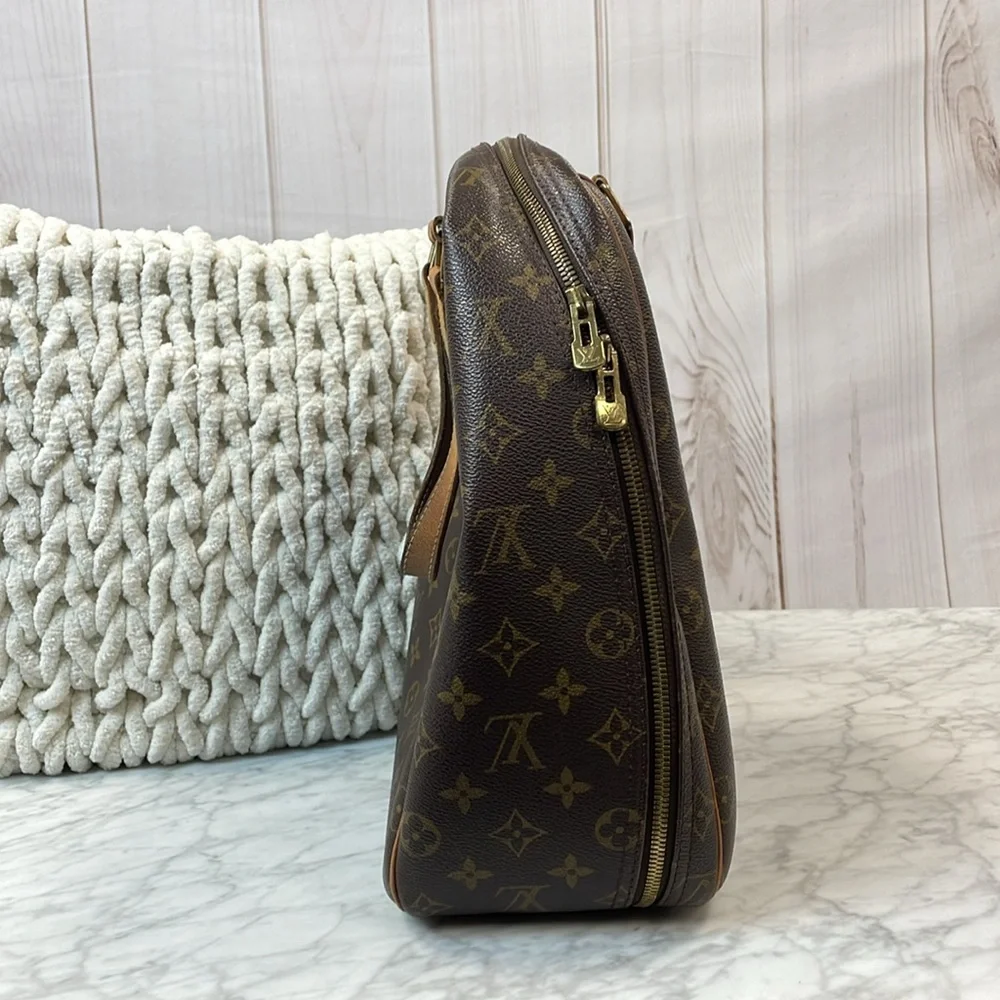 Louis Vuitton excursion bag
